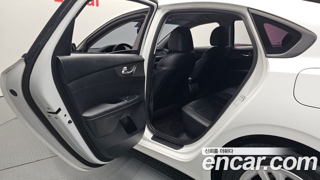 Kia K3 2020 — photo 12