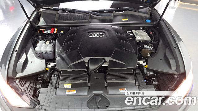 Audi Q8 2021 — photo 6