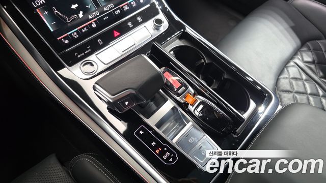 Audi Q8 2021 — photo 12