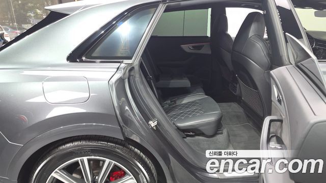 Audi Q8 2021 — photo 17