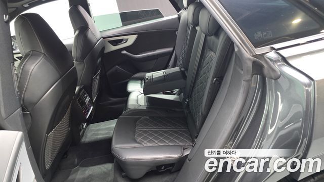Audi Q8 2021 — photo 18