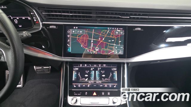 Audi Q8 2021 — photo 19