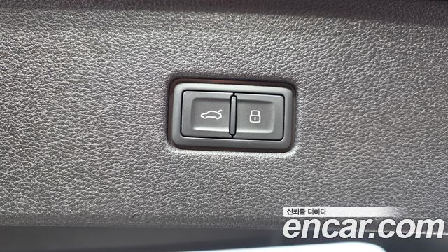 Audi Q8 2021 — photo 22