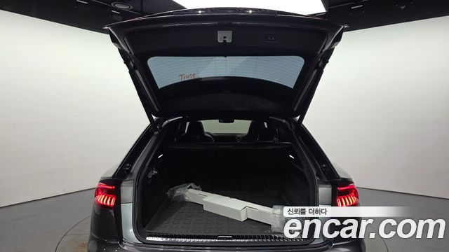 Audi Q8 2021 — photo 23