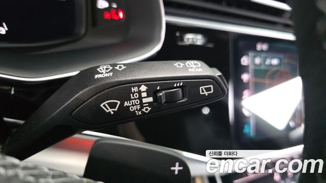 Audi Q8 2021 — photo 25
