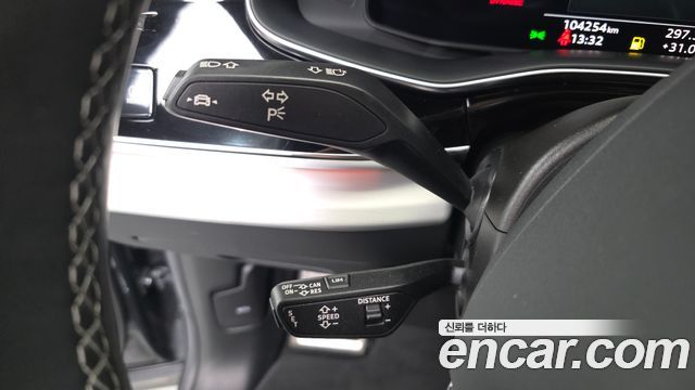 Audi Q8 2021 — photo 26