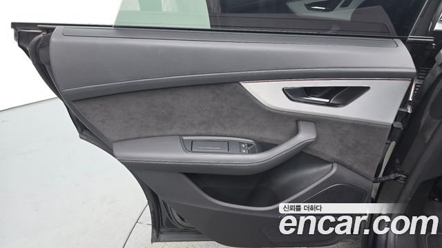 Audi Q8 2021 — photo 15