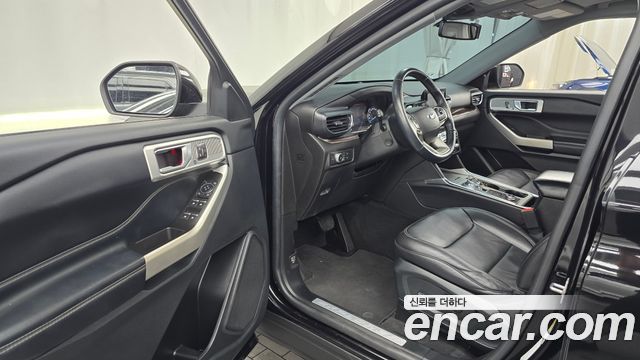 Ford Explorer 2022 — photo 10