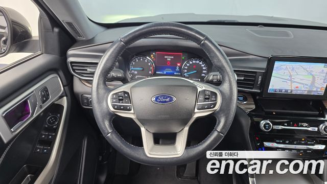 Ford Explorer 2022 — photo 13
