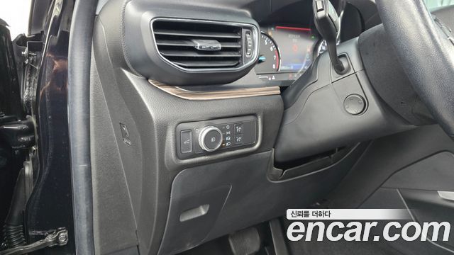 Ford Explorer 2022 — photo 17