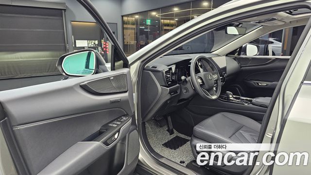 Lexus NX 2025 — photo 13