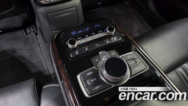 Genesis EQ900 2016 — photo 25