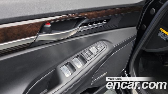Genesis EQ900 2016 — photo 33
