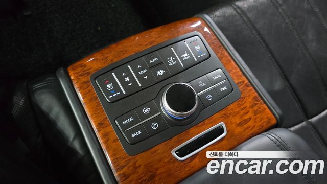 Hyundai Equus 2012 — photo 18