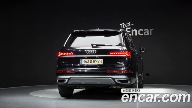 Audi Q7 2021 — photo 4