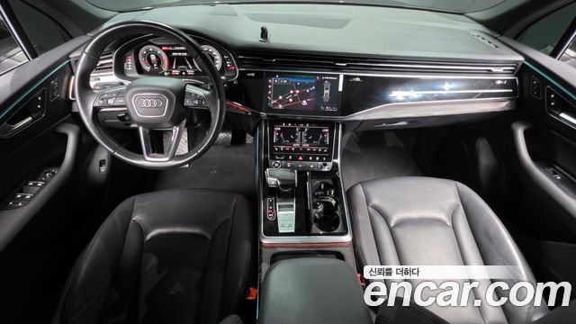 Audi Q7 2021 — photo 10