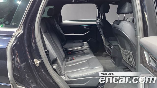 Audi Q7 2021 — photo 18