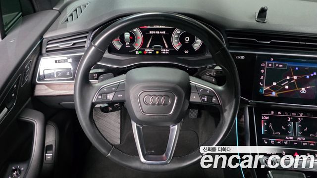 Audi Q7 2021 — photo 19