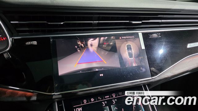 Audi Q7 2021 — photo 21