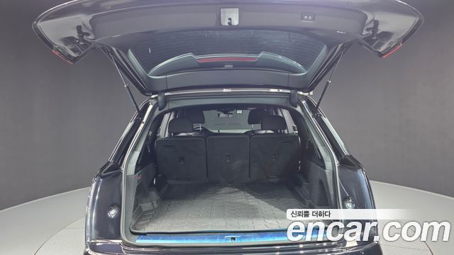 Audi Q7 2021 — photo 26