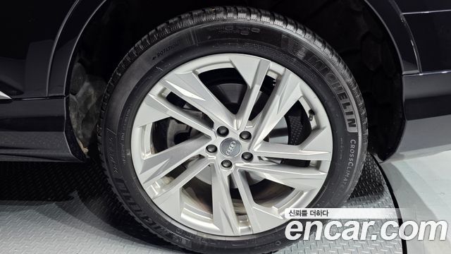 Audi Q7 2021 — photo 7