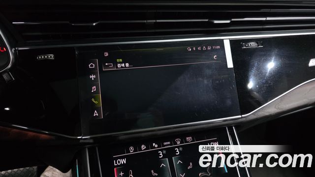 Audi Q7 2021 — photo 30