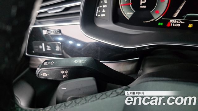 Audi Q7 2021 — photo 33
