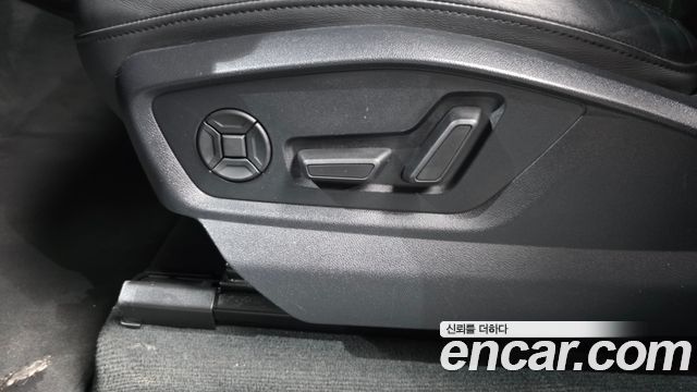 Audi Q7 2021 — photo 36