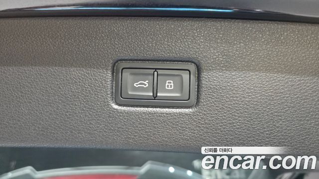Audi Q7 2021 — photo 37