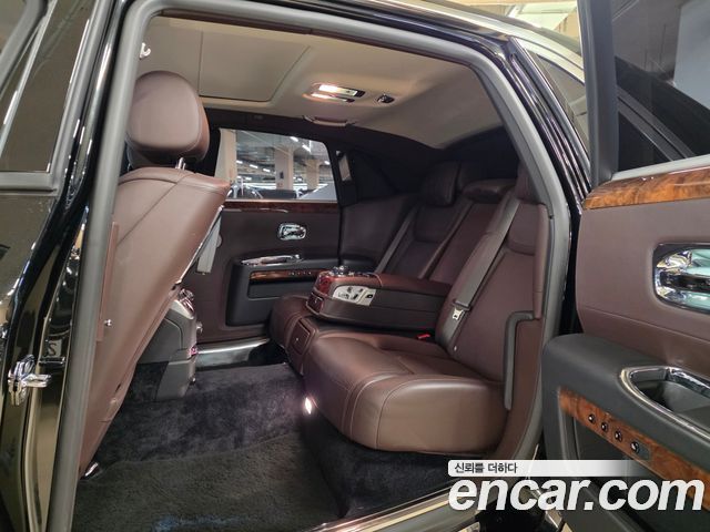 Rolls-Royce Ghost 2017 — photo 6