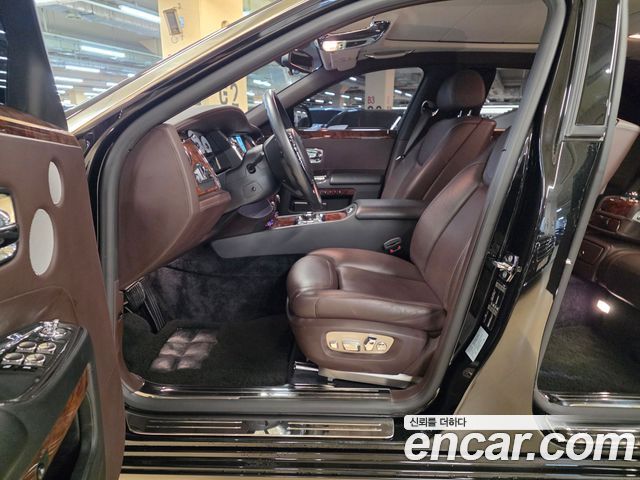 Rolls-Royce Ghost 2017 — photo 8