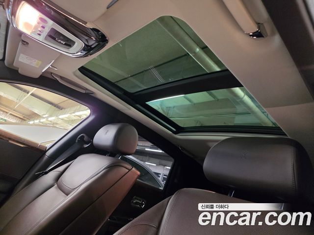 Rolls-Royce Ghost 2017 — photo 19