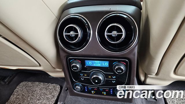 Jaguar XJ 2011 — photo 19