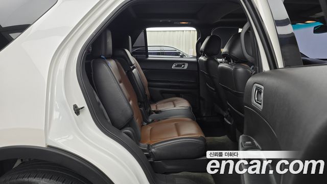 Ford Explorer 2014 — photo 12