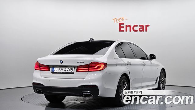 BMW 5-Series 2018 — photo 2