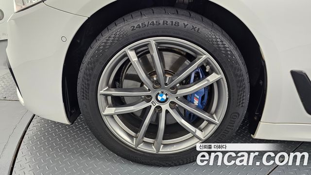 BMW 5-Series 2018 — photo 5