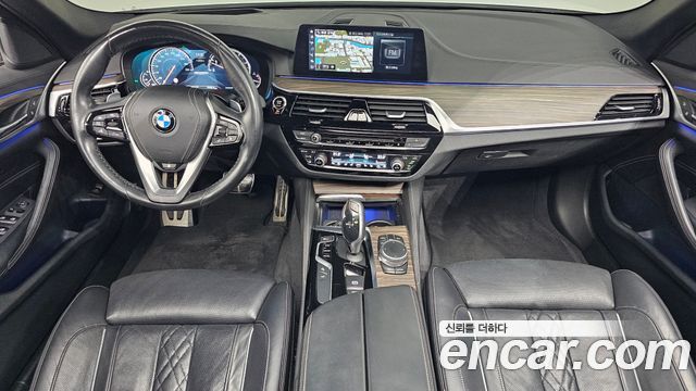 BMW 5-Series 2018 — photo 10