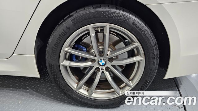 BMW 5-Series 2018 — photo 7