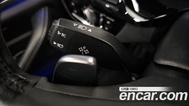 BMW 5-Series 2018 — photo 30