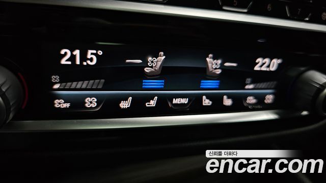 BMW 5-Series 2018 — photo 32