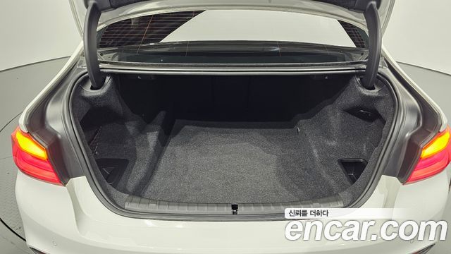 BMW 5-Series 2018 — photo 33