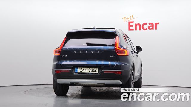 Volvo XC40 2022 — photo 4