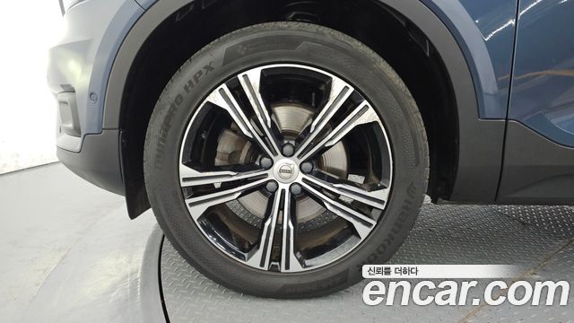 Volvo XC40 2022 — photo 5