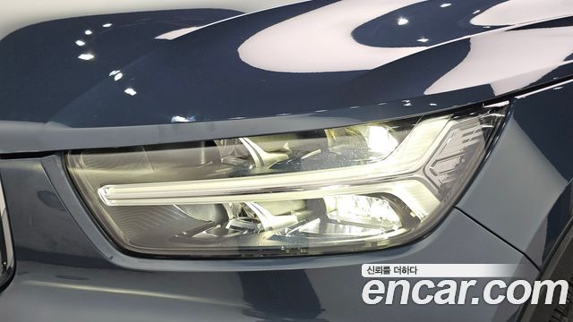 Volvo XC40 2022 — photo 8