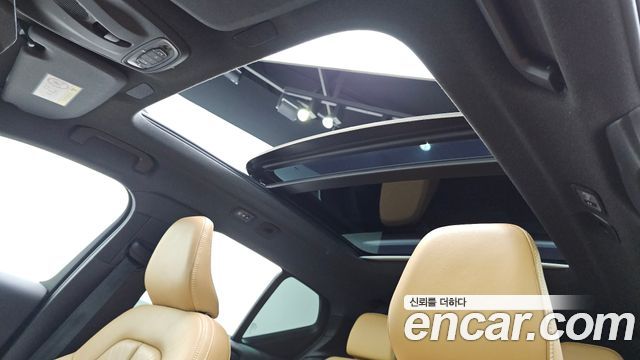 Volvo XC40 2022 — photo 29