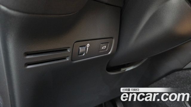 Volvo XC40 2022 — photo 30