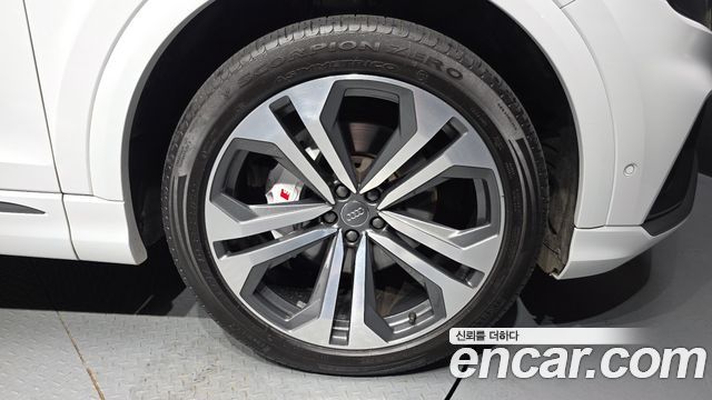 Audi Q8 2021 — photo 5