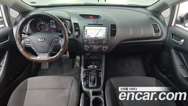 Kia K3 2017 — photo 10