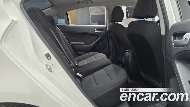 Kia K3 2017 — photo 17