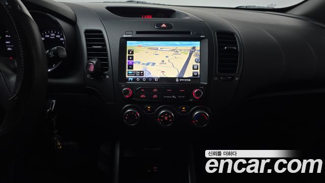 Kia K3 2017 — photo 19